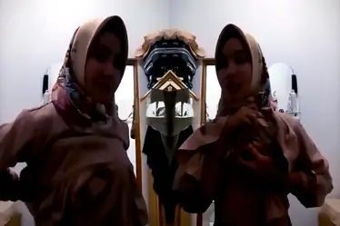 Anak SMA Terciduk Mesum Di Rumah Kosong